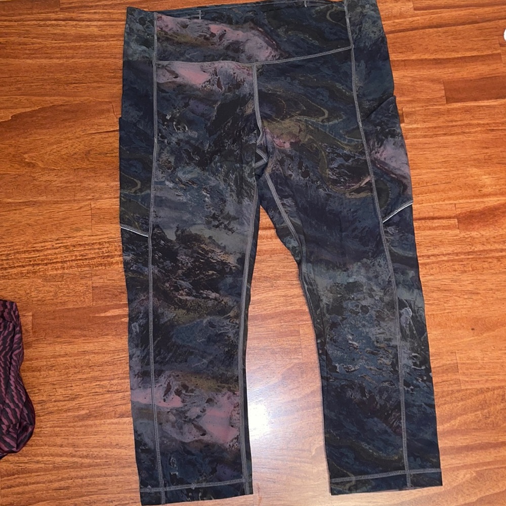 lulu lemon cropped leggings